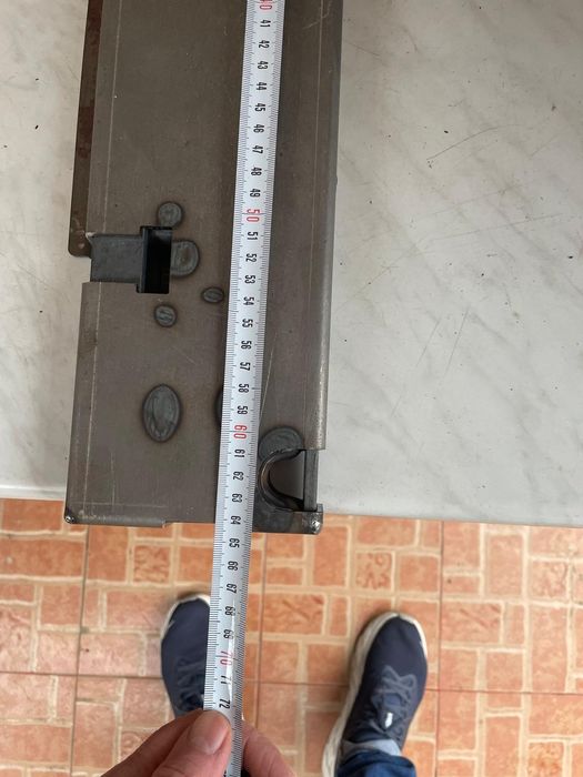 Stalpi obloane spate IVECO 3,5 t