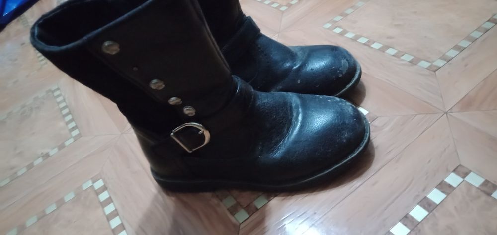 Продается детская обувь