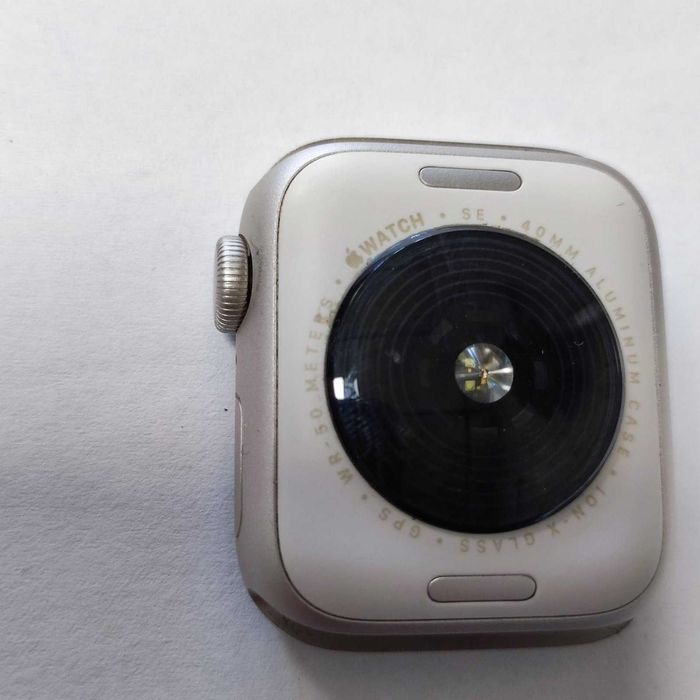 Смарт часовник Apple Watch SE (GPS) 40MM 100%bat Starlight