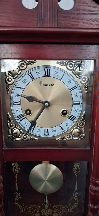 Барометр. Часы настеные.