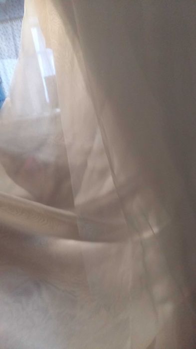 Тюль белая и портьера