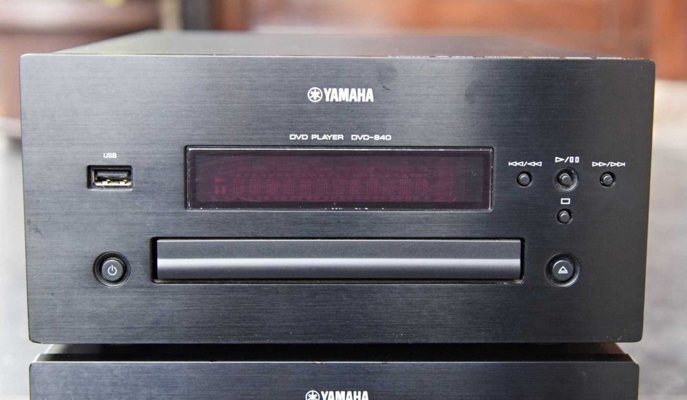Sistem Yamaha MCR-840, amplificator + dvd/cd player