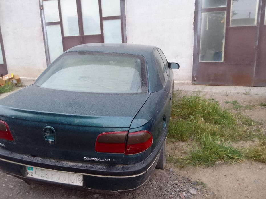 Опель омега 20 срочно продам