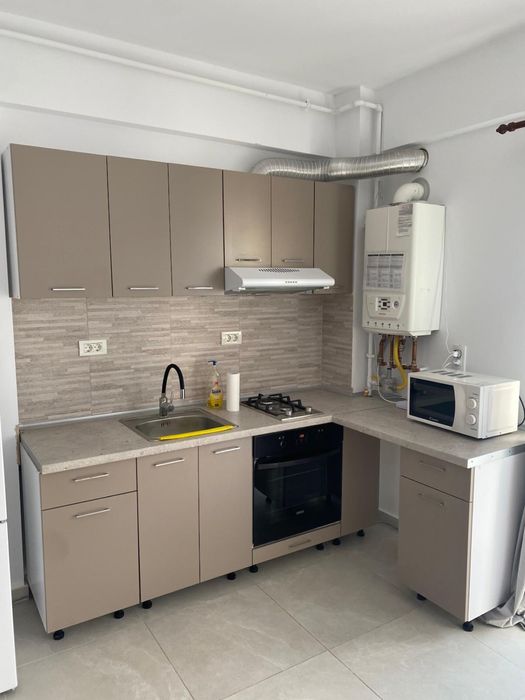 Inchiriez apartament