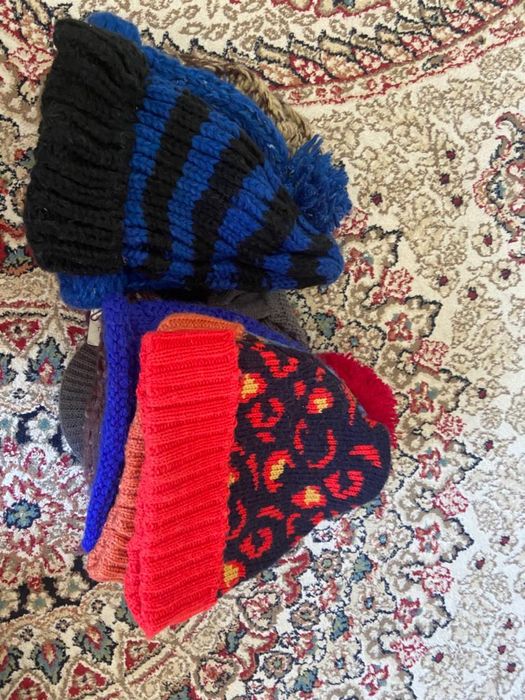 Бас киімдер сатылымда