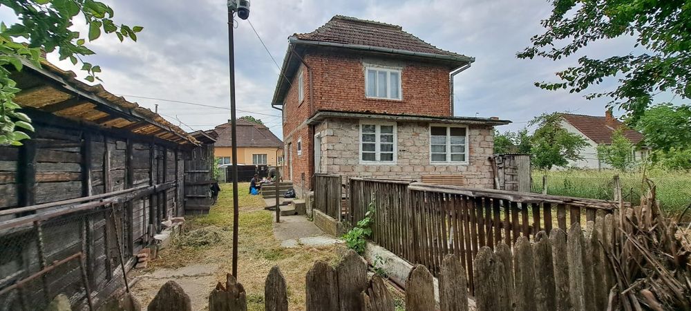 Casa de vanzare in Razboieni