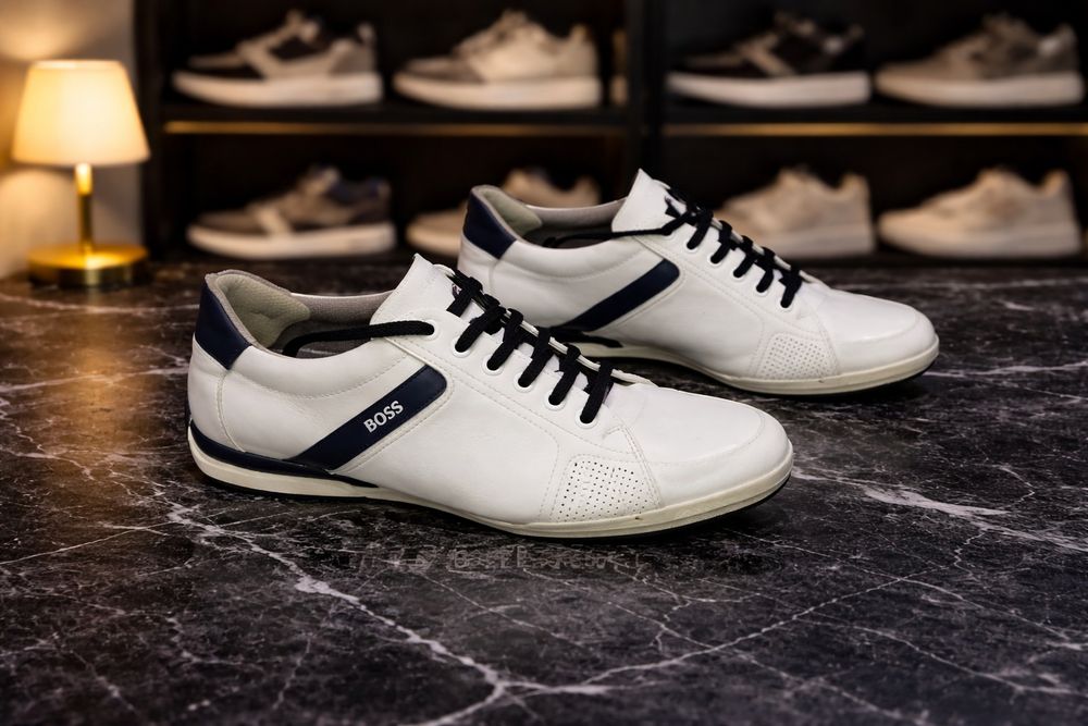 Hugo Boss N 44 кожени