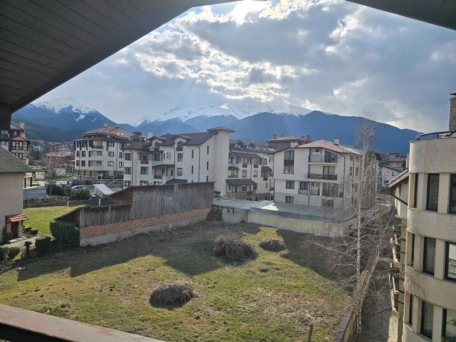 Tристаен апартамент с фронтална гледка към Пирин планина