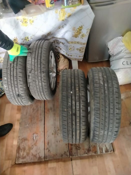 Продам шины в комплекте с дисками