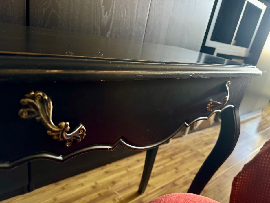 Masuta si taburet de toaleta si machiaj