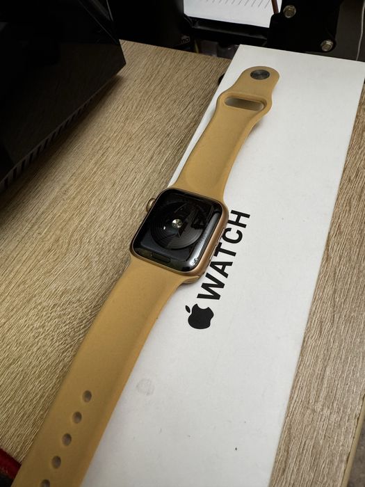 apple watch se 92% аккумулятор