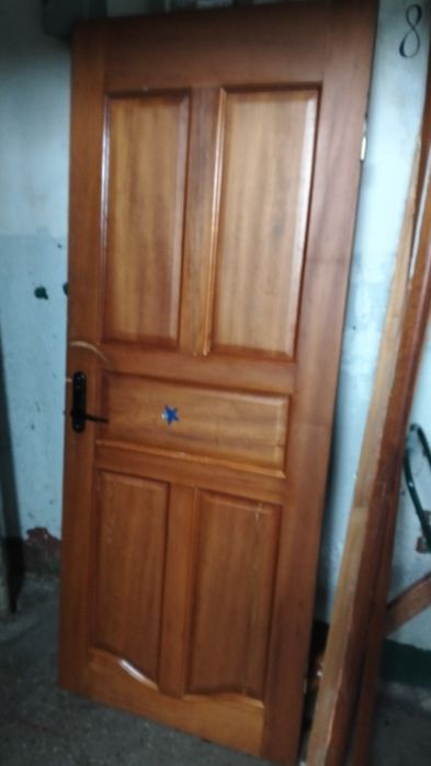 Продам входную дверь