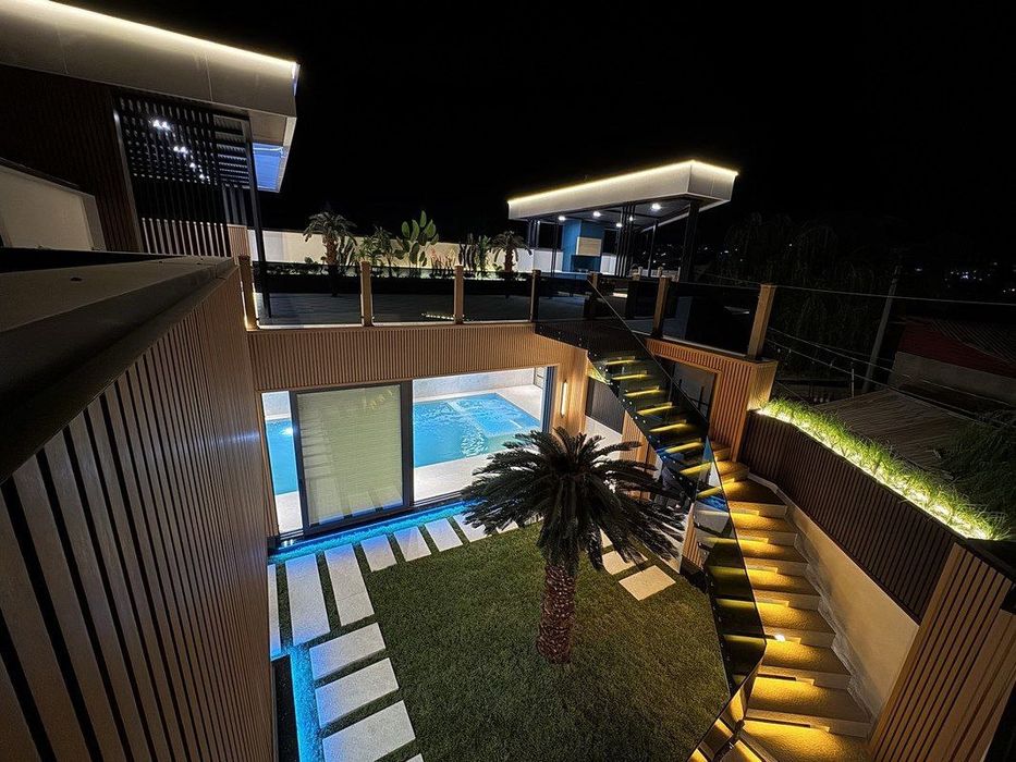 Jaguar villa premium