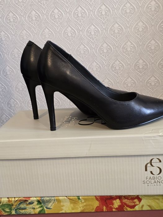 Продам женские туфли