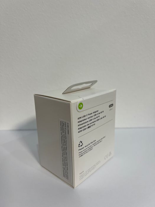  Apple USB-C 40W Power Adapter (Dynamic 60W Max)