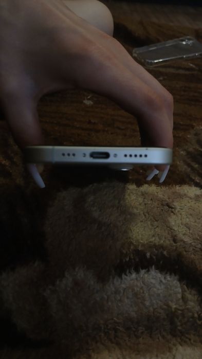 Продам  iPhone 16