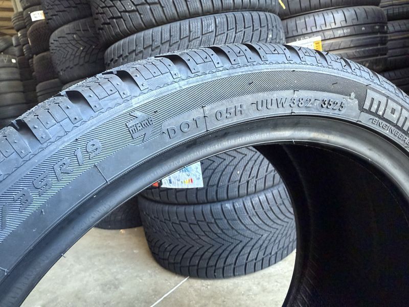 255/35/19 MOMO 4бр