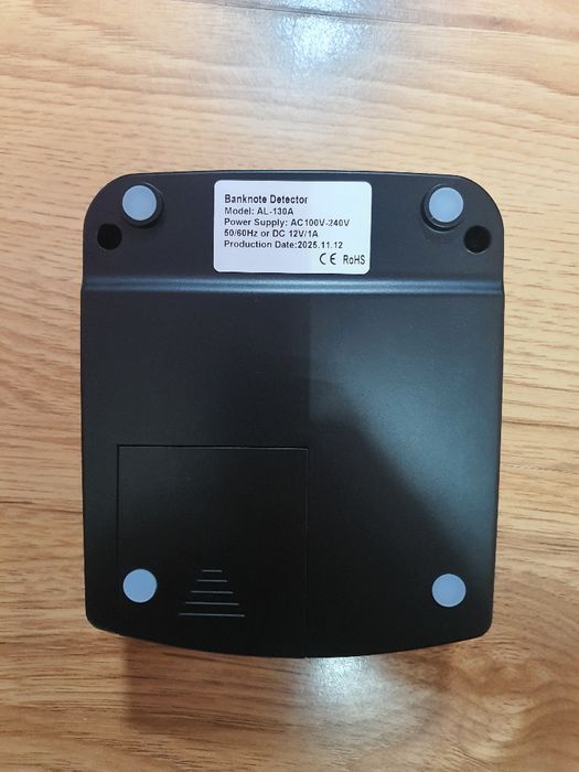 Детектор за проверка на пари евро  долар и паунд.