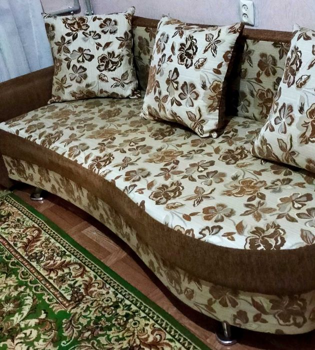 Продам диван, б/у,  модель рояль