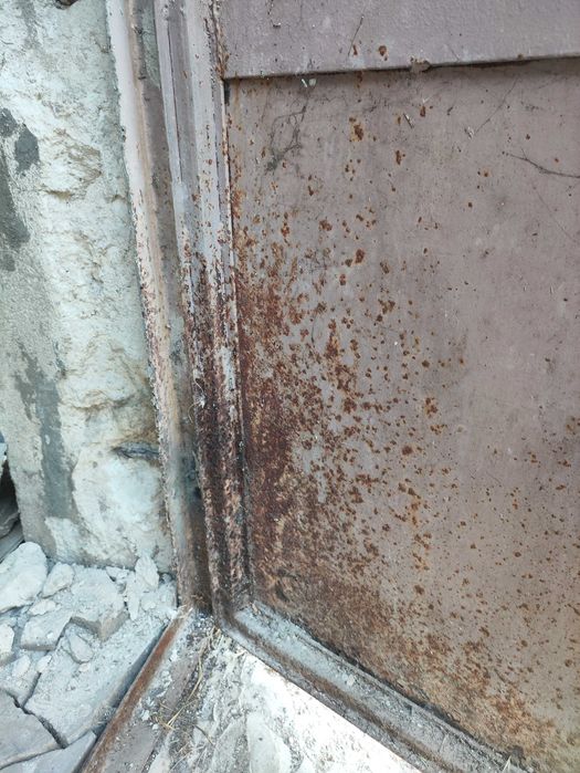 Метална гаражна врата - две крила