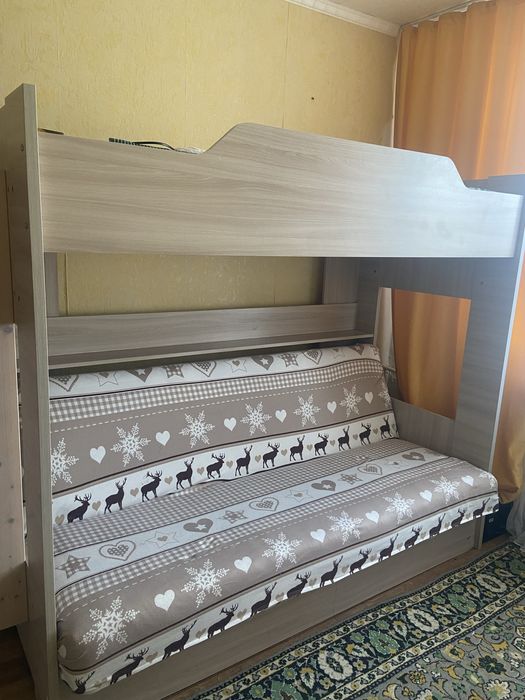 Продам двухярусный диван