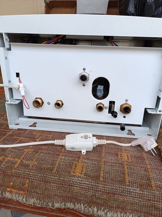 Продаётся 2-х контурный котёл.