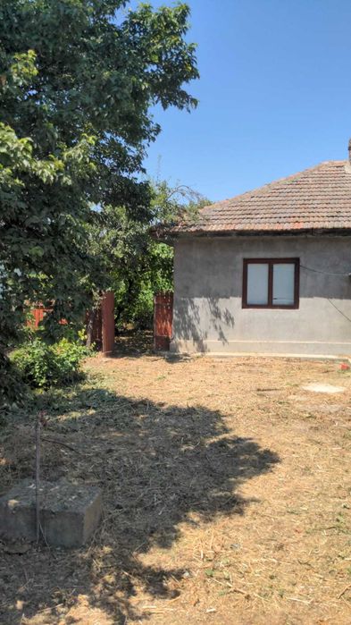 Casă bătrânească la șosea principală Ograda, Ialomița