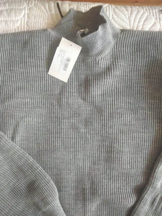 Продам новый серый свитер
