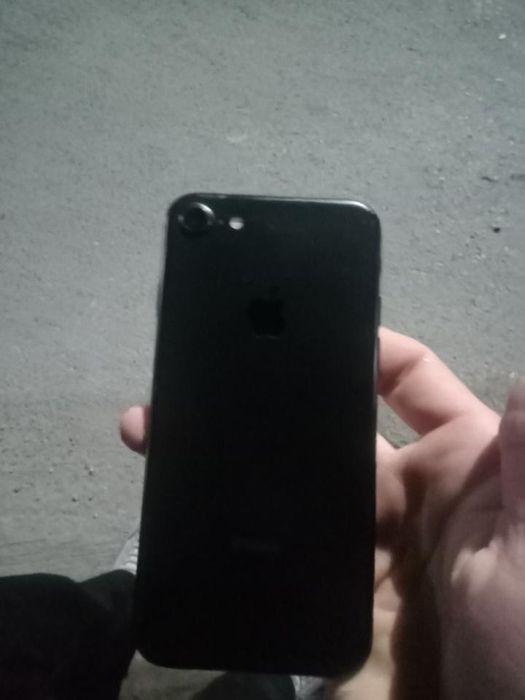 продам айфон 7 в идеальном состоянии