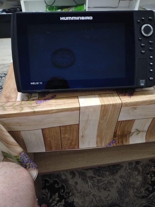 Продавам сонар humminbird helix 10 si gen 2