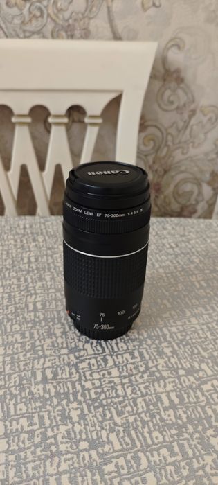 Объектив Canon EF 75-300mm