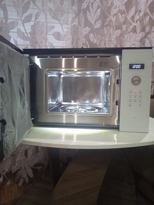 Встраиваемая микроволновая печь Bosch BFL524MB0