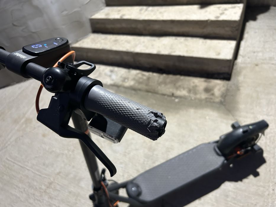 Trotinetă electrică Ninebot Segaway F40I, max 25 km/h, autonomie 40 km