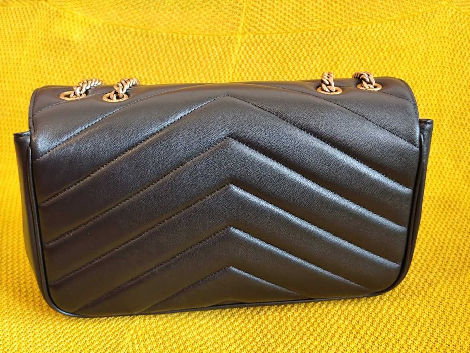 Yves Saint Laurent YSL Чанта с верижка от мека агнешка кожа