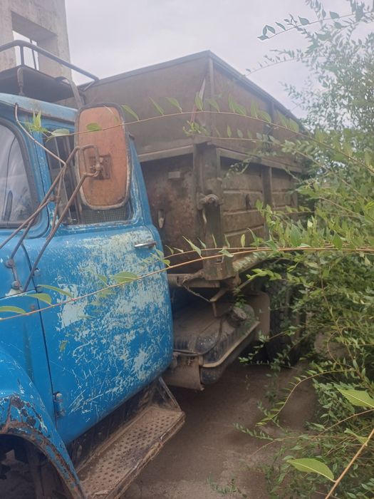 Продам зил самосвал 554 в хорошем состояние .Газ-бензин