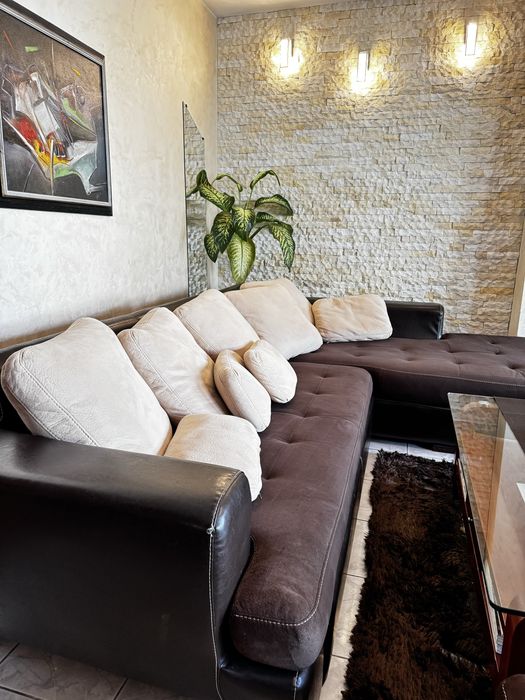 Ъглов диван с лежанка и табуретка