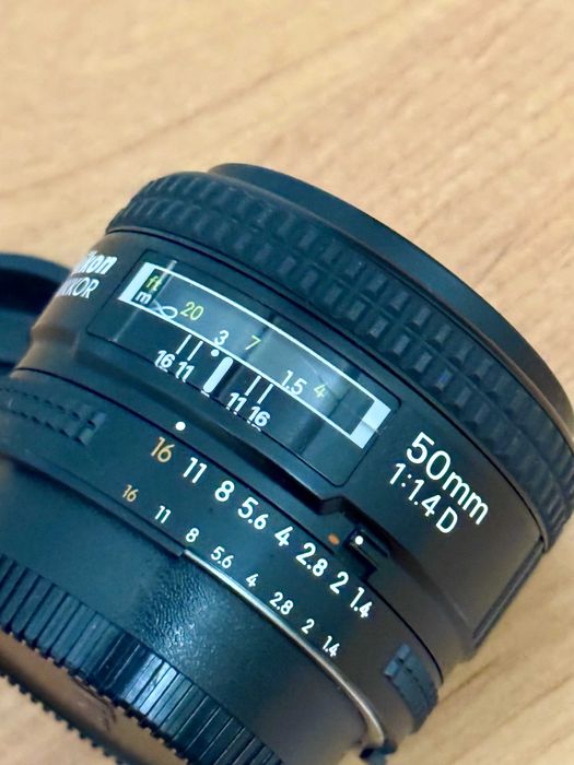 Обективи NIkon Nikkor AF 50mm f1.4 D + Nikkor 85mm f/1.8D