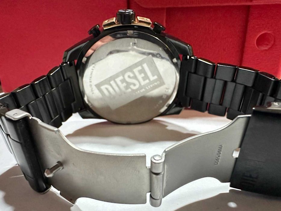 НОВ Часовник DIESEL Mega Chief DZ4309, Гаранция