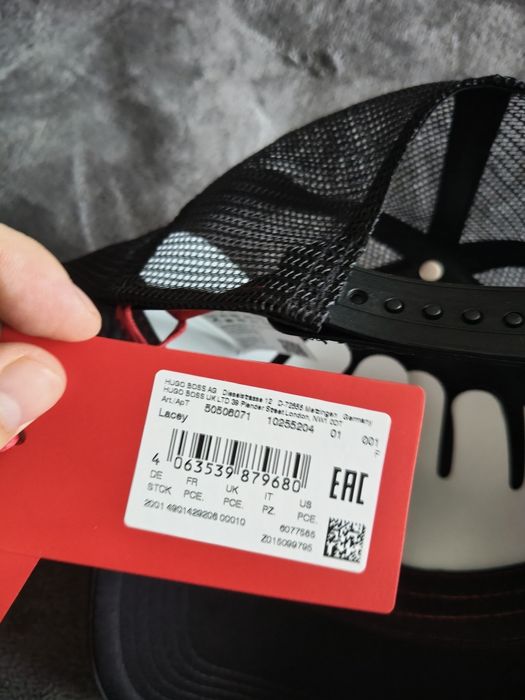 Hugo șapcă unisex cu plasa și logo mare roșu noua originala