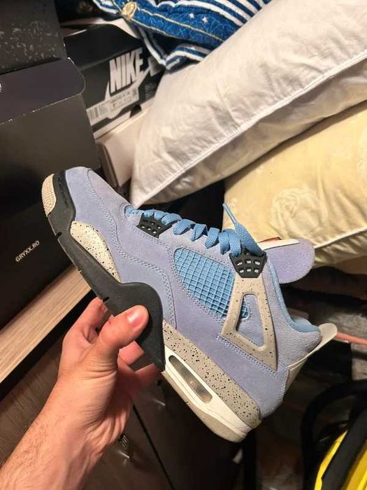 Nike Air Jordan 4 Retro sneakers