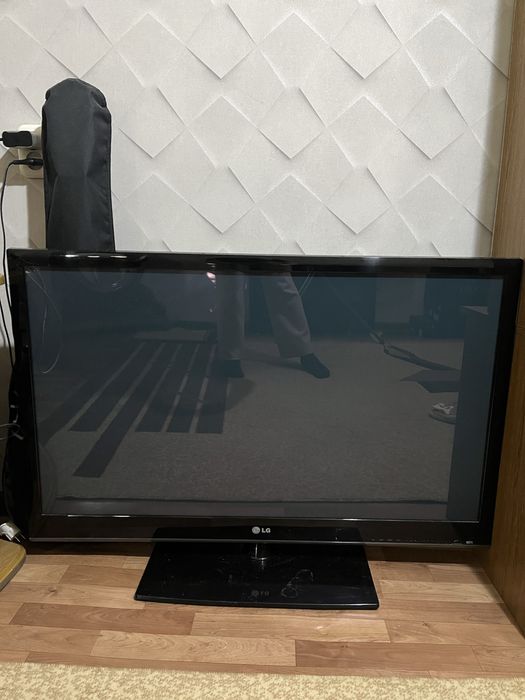 Телевизор LG , большой экран