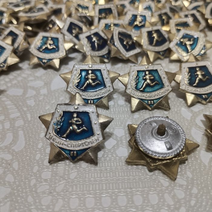 Значки, новые СССР.