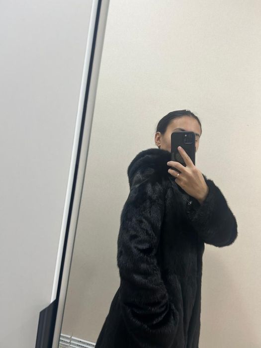 Продам норковую шубу
