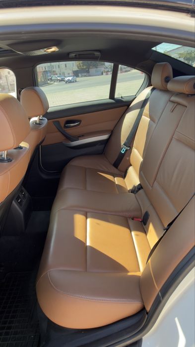 BMW Seria 3 E90 (320D) LCI