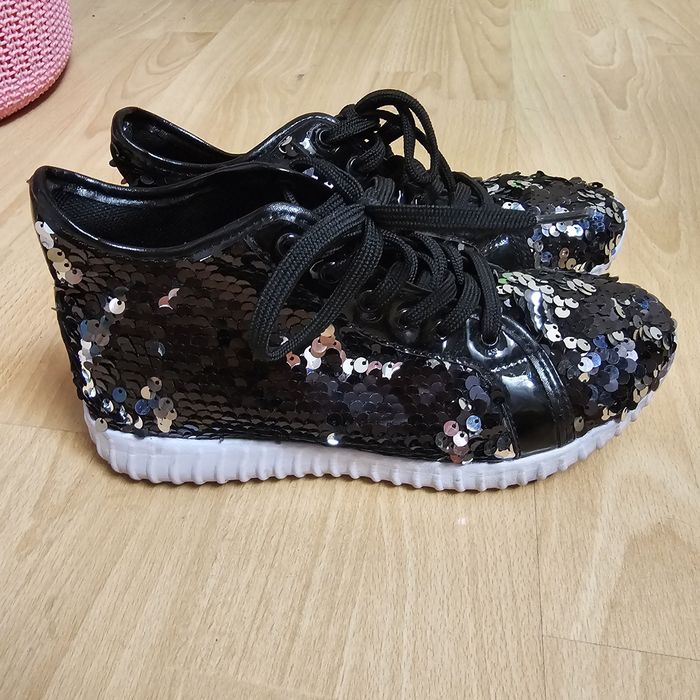 Обувь женская 37