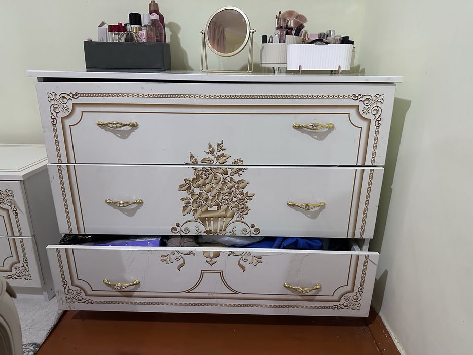 Спальный гарнитур