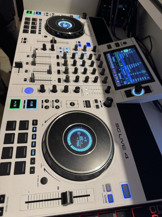Denon DJ SC LIVE 4