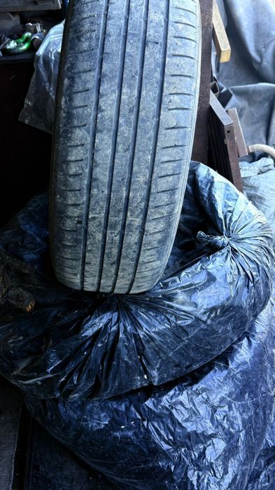 Покрышка R17 состояние нормальное