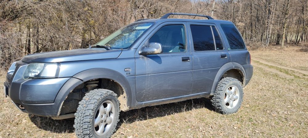 Vând Freelander 1