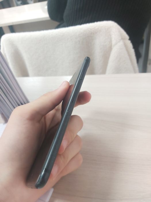 продам айфон 7        .